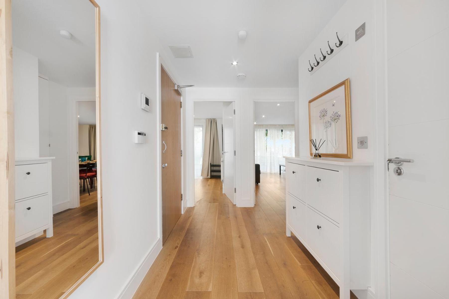 לונדון Hermitage Road Apartment By Morethanstays מראה חיצוני תמונה