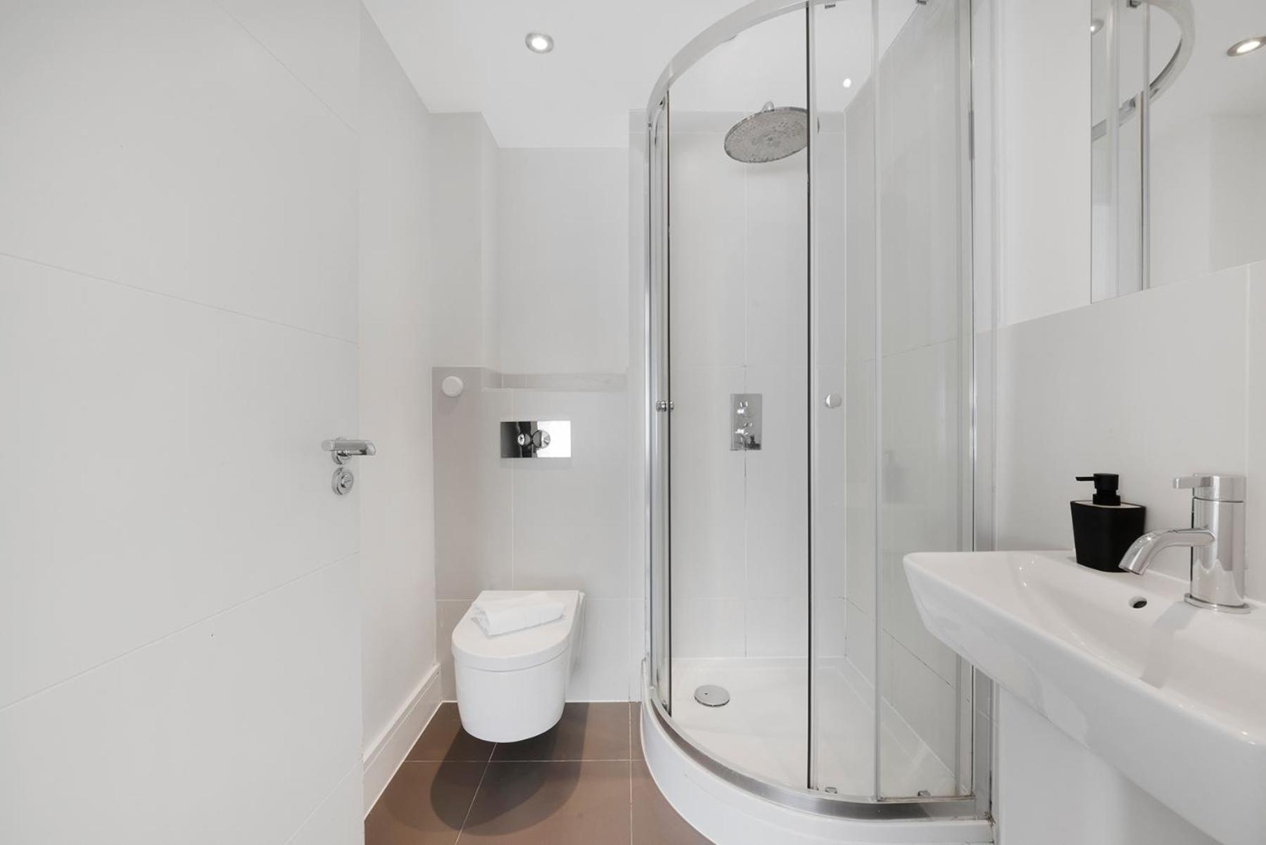לונדון Hermitage Road Apartment By Morethanstays מראה חיצוני תמונה