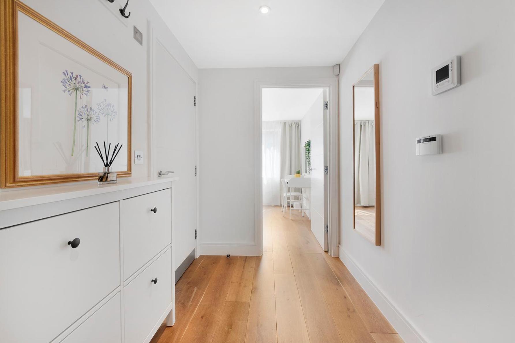 לונדון Hermitage Road Apartment By Morethanstays מראה חיצוני תמונה